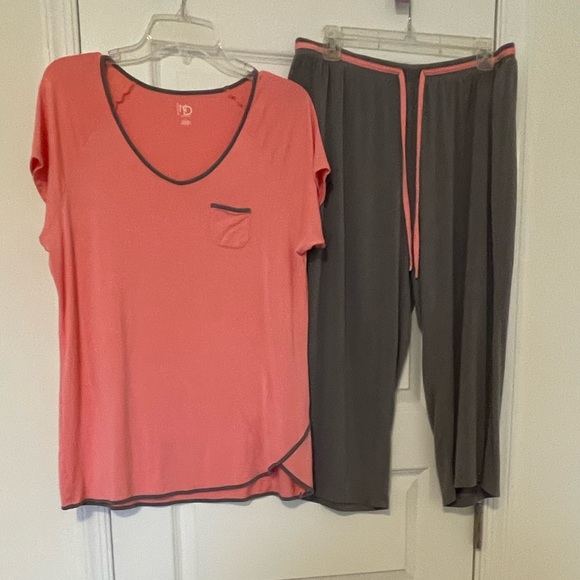 New Directions PJS Intimates 2PC Orange & Gray Pullover Top, Capri Bottom Sz Lg - Picture 1 of 12
